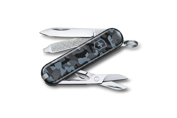 Victorinox 0.6223.942 Klasik 58 MM Lacivert Kamuflaj Çakı